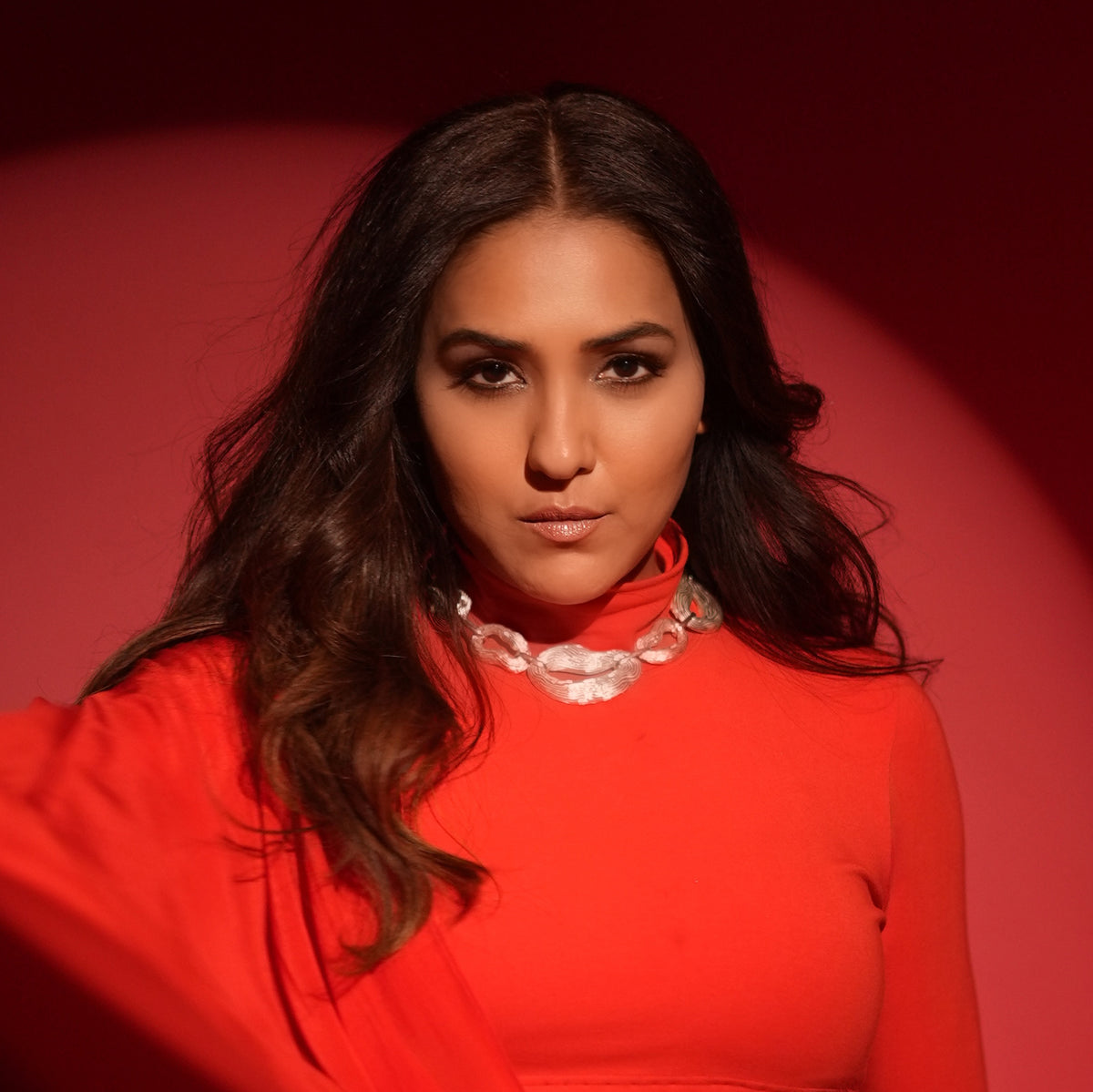 Neeti Mohan in Knotty Link Necklace