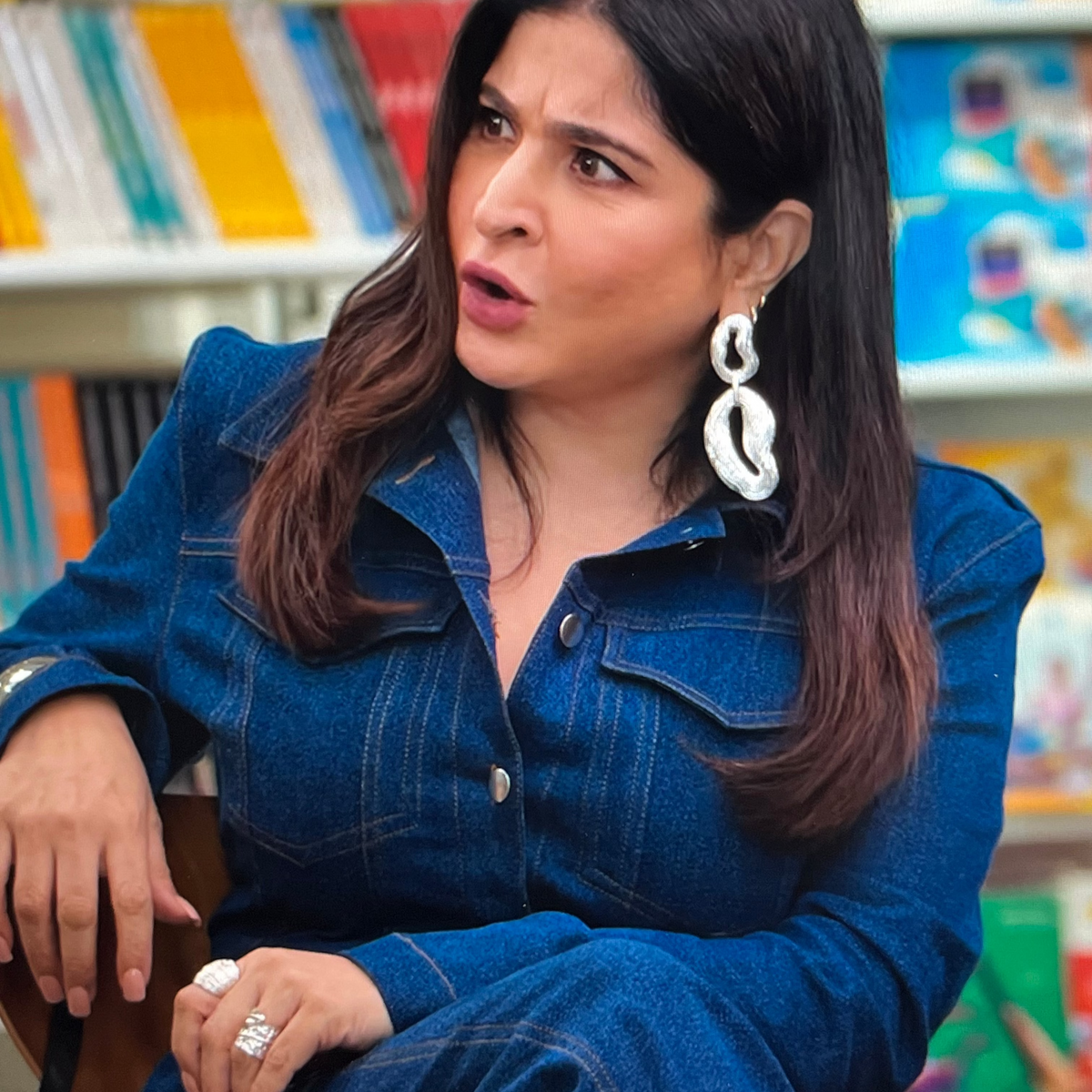 Maheep Kapoor in Knotty Pine Earrings