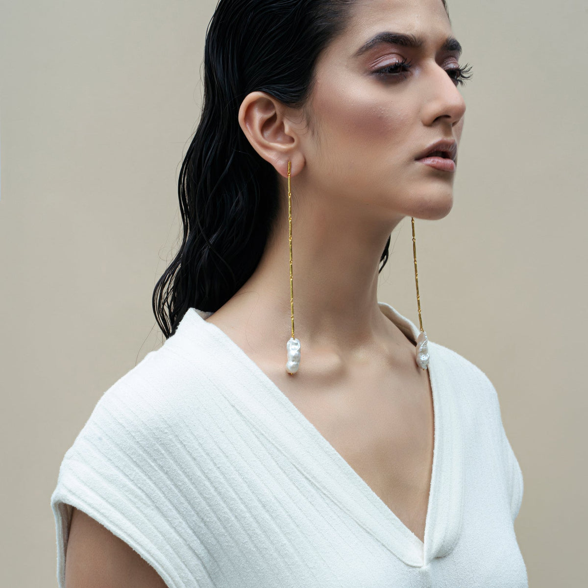 Shehnaaz Gill in Twig Danglers