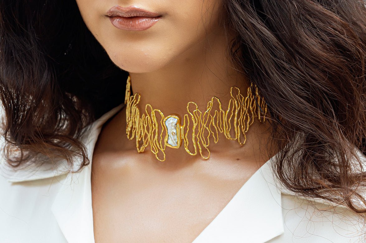 Barkha Singh in Signata Choker