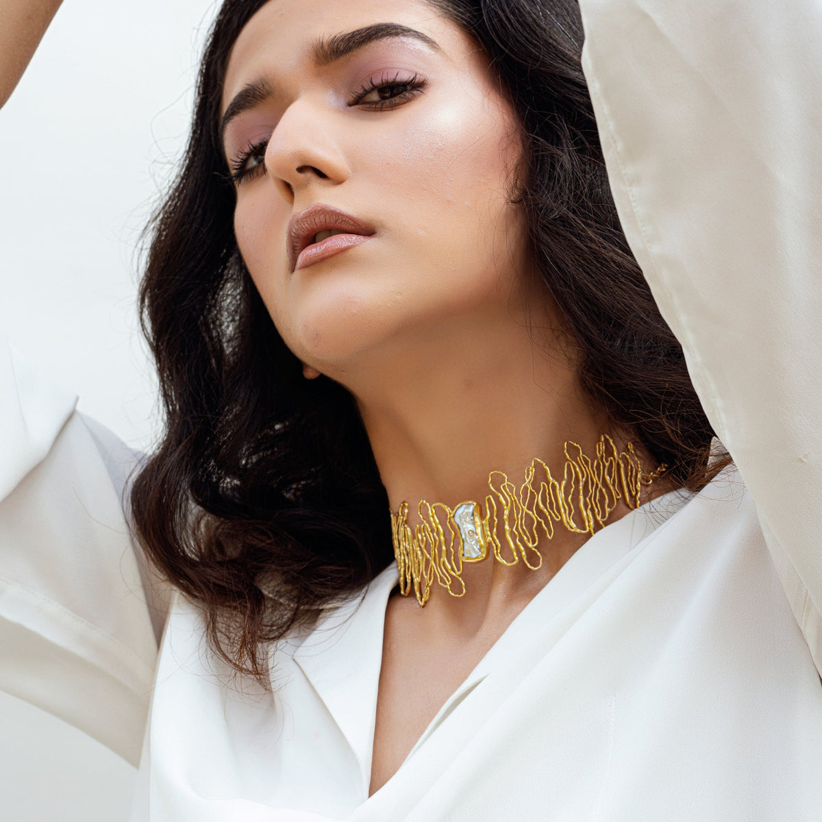 Barkha Singh in Signata Choker